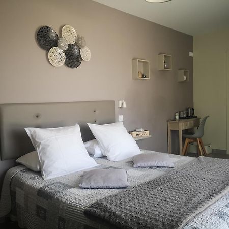 La Sarlamandre, Chambres Et Table D'Hotes Marcillac-Saint-Quentin Exterior foto