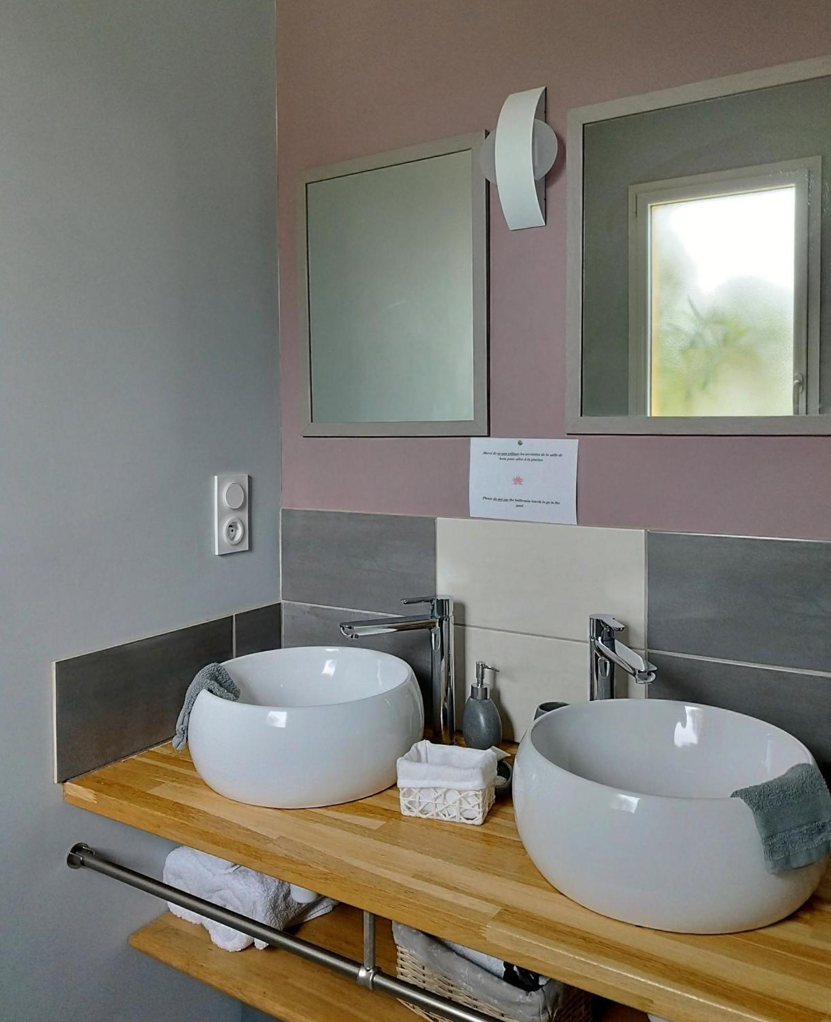 La Sarlamandre, Chambres Et Table D'Hotes Marcillac-Saint-Quentin Exterior foto