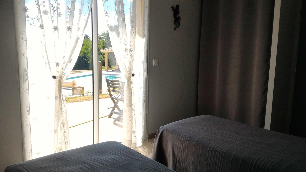 La Sarlamandre, Chambres Et Table D'Hotes Marcillac-Saint-Quentin Exterior foto