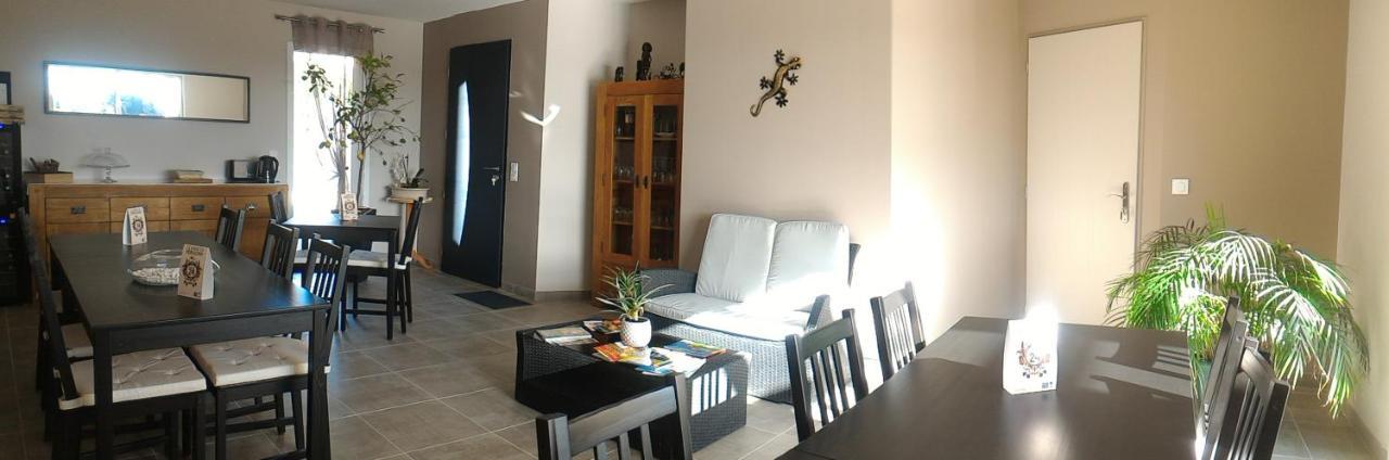 La Sarlamandre, Chambres Et Table D'Hotes Marcillac-Saint-Quentin Exterior foto